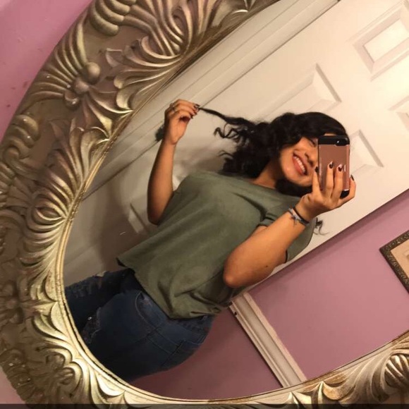 Meet your Posher, Yaslyn - Picture 1 of 1